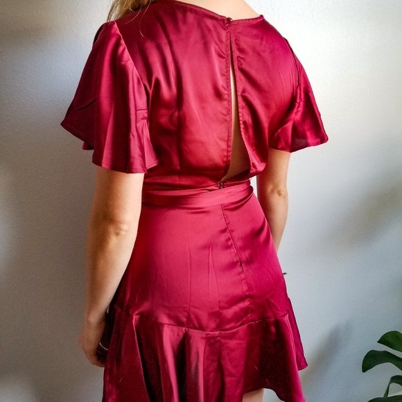 Red Dress - Picture 2 of 4